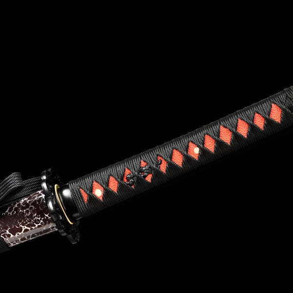 Akanokiba Katana - 赤の牙 — Klingen-Detail Nahaufnahme mit sichtbarem Stahl