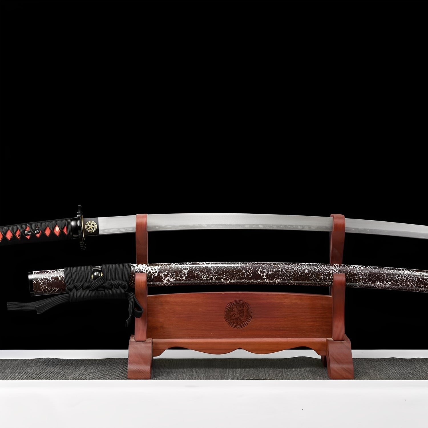 Akanokiba Katana - 赤の牙 — alternative Perspektiv-Ansicht