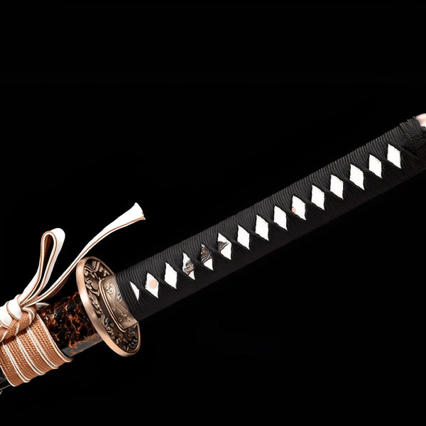 Enbanaito Katana - 灰火刀 — Klingen-Detail Nahaufnahme mit sichtbarem Stahl