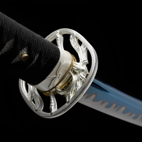 Erdbrecher Katana - 大地破刀 — Klingen-Detail Nahaufnahme mit sichtbarem Stahl