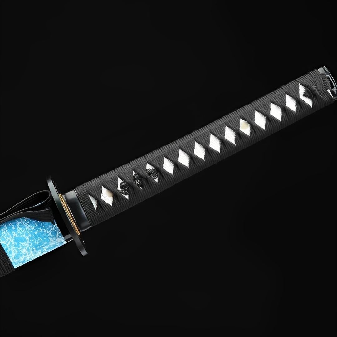 Frostbiss Katana - 氷咬刀 — Griff-Detail mit Rochenhaut und Menuki