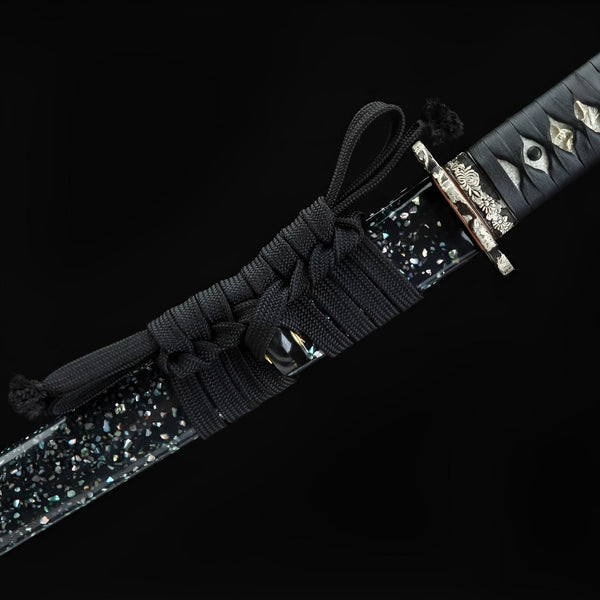 Ginkai Katana (T10-Stahl & echter HITATSURA-Hamon) - 霧雷 — Klingen-Detail Nahaufnahme mit sichtbarem Stahl