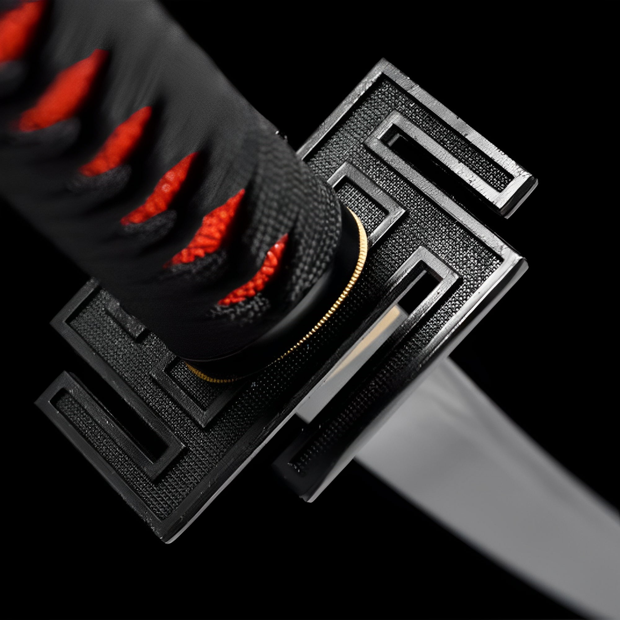 Ichigo Katana Zangetsu aus Bleach mit rechteckigem Eisen-Tsuba und schwarzer Saya
