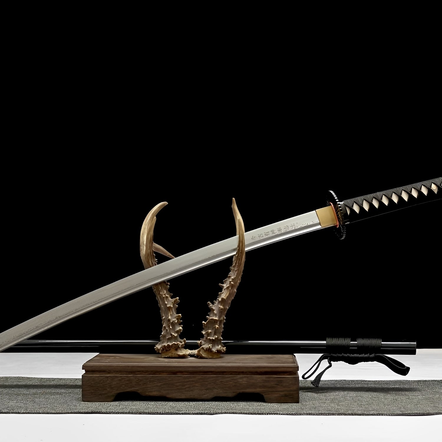 Kill Bill Katana - ダマスク — komplettes Set mit Seidenbeutel und Zertifikat