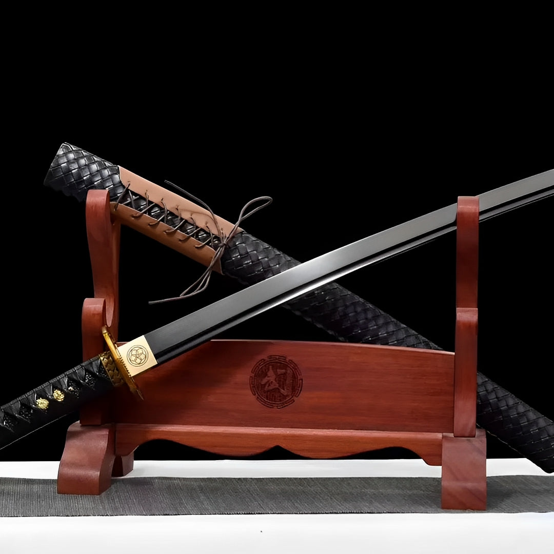 Kurohana Wakizashi (Kohlenstoffstahl) - 黒華 — Tsuba und Habaki Nahaufnahme