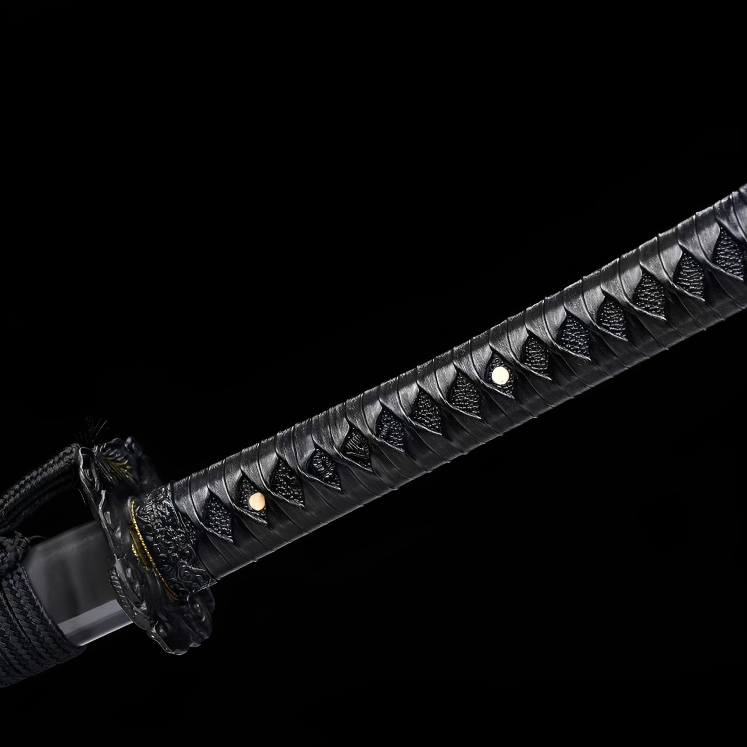 Kurojin Raikiba Katana - 刃雷牙 — Saya und Griff Detail mit Beschlägen