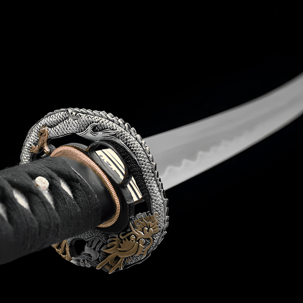 Ryūjin Katana (T10-Damaststahl & echter Hamon) - 竜神 — Klingen-Detail Nahaufnahme mit sichtbarem Stahl