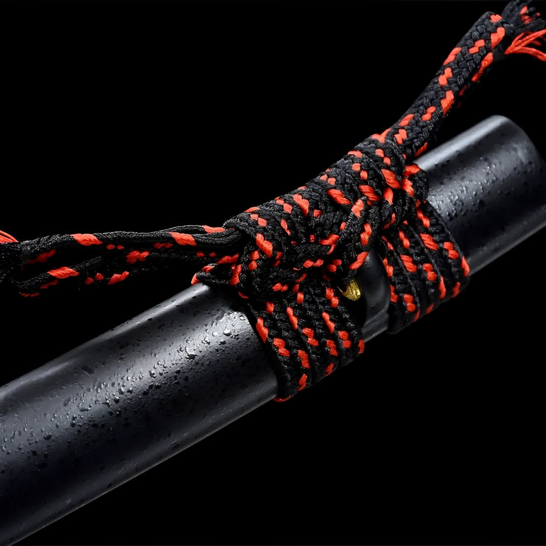 Shinku Wakizashi (Damaststahl) - 真紅 — Tsuba und Habaki Nahaufnahme