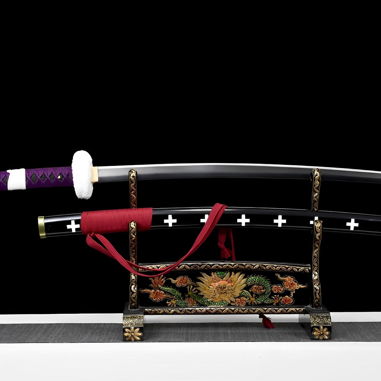 Trafalgar Law Katana Nahaufnahme der 1060-Klinge mit charakteristischem gezahntem Rücken
