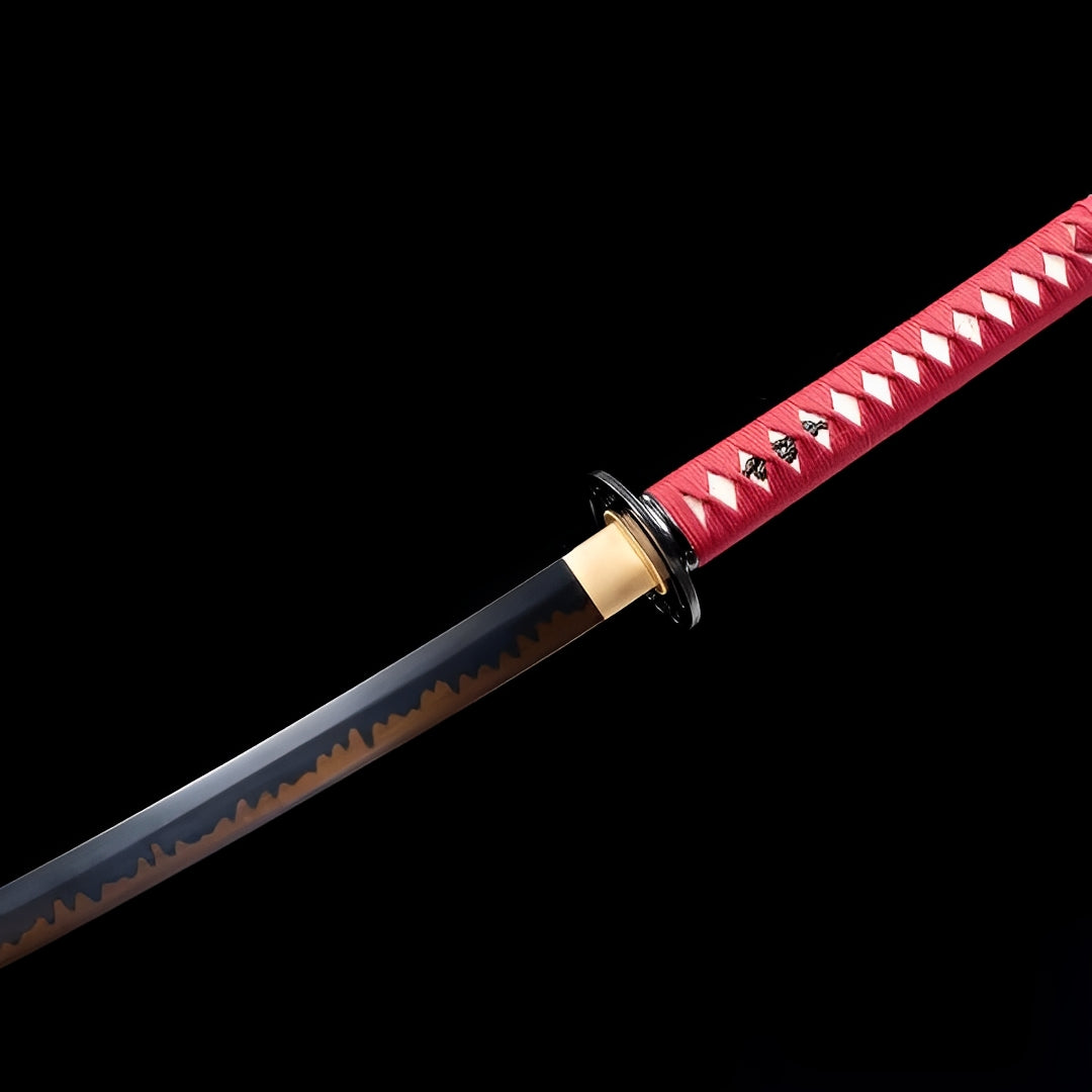 Akagane Katana (T10-Stahl, echter Hamon & Rochenhaut) - 赤金 — Griff-Detail mit Rochenhaut und Menuki