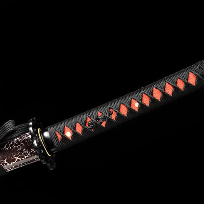 Akanokiba Katana - 赤の牙 — Klingen-Detail Nahaufnahme mit sichtbarem Stahl