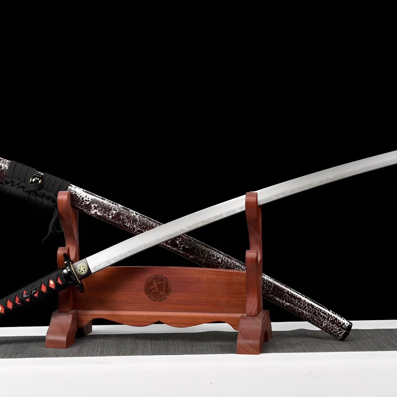 Akanokiba Katana - 赤の牙 — komplettes Set mit Seidenbeutel und Zertifikat