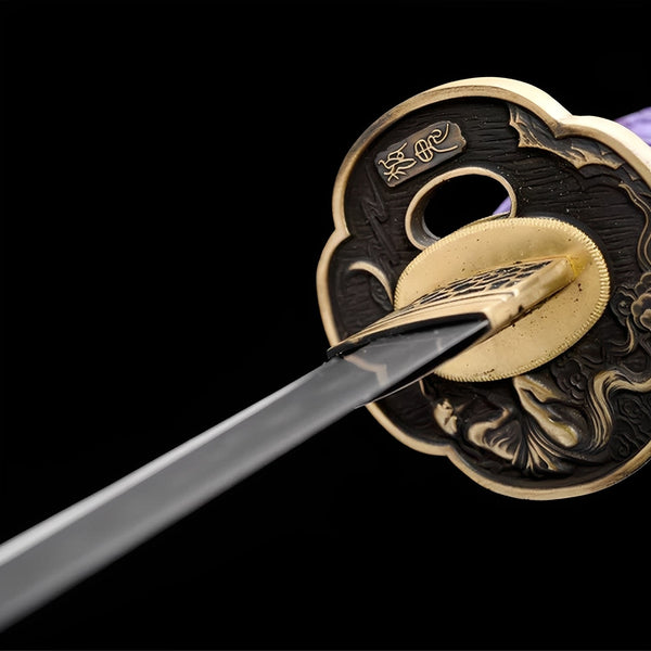 Amethyst Nebel Katana - 星雲魂刀 — Saya und Griff Detail mit Beschlägen
