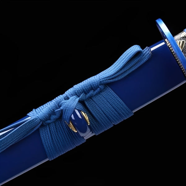 Blaues Sakura Katana - 青桜刀 — Tsuba Nahaufnahme und Ito-Wicklung