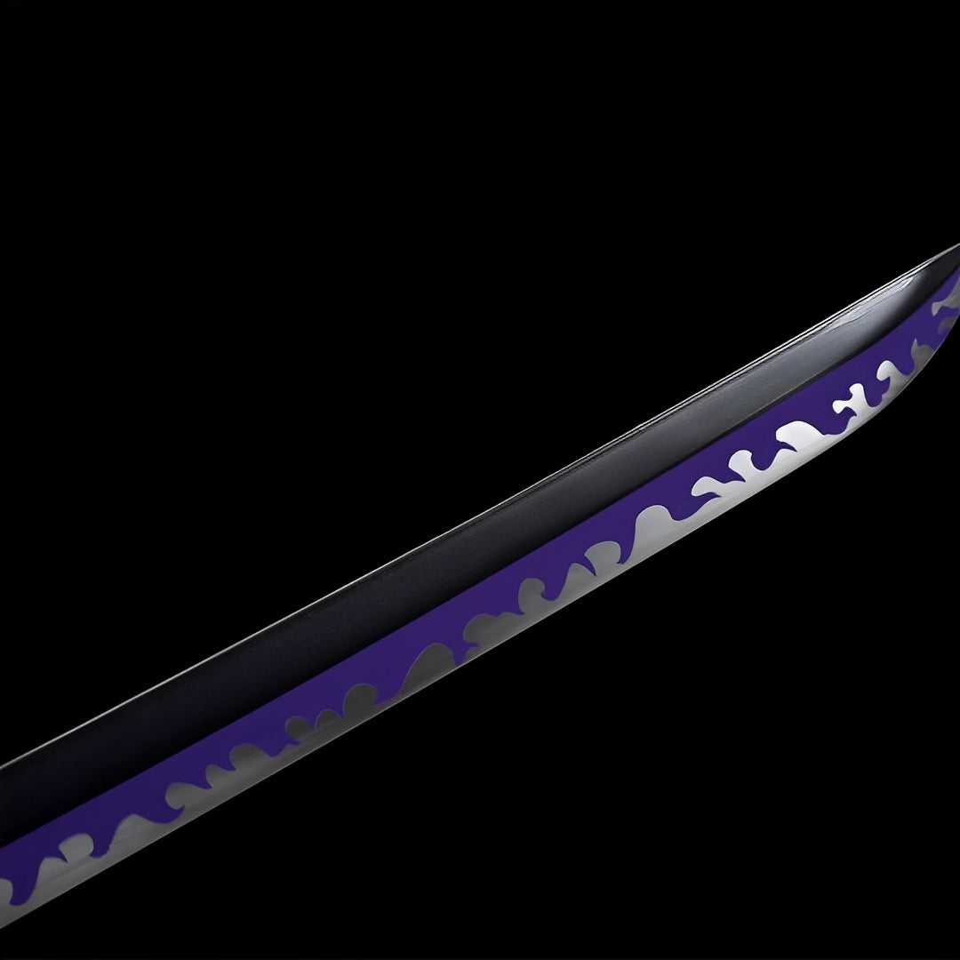 Enma Katana Zoro One Piece mit lila Saya, goldenen Beschlägen und Dreiblatt-Tsuba