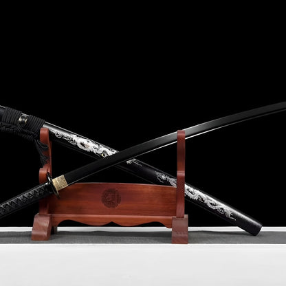Voll-schwarzes Katana - フルブラック — Griff-Detail mit Rochenhaut und Menuki