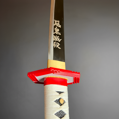 Giyu Tomioka Katana Nahaufnahme der polierten 1060-Klinge mit minimalistischem Eisen-Tsuba