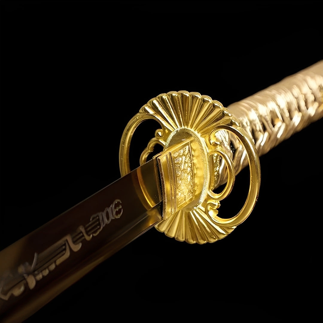 Gold Katana-Schwert - 皇帝刀 — Klingen-Detail Nahaufnahme mit sichtbarem Stahl