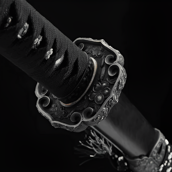 Hanachi Katana (Damaststahl & echter Hamon) - 花道 — Klingen-Detail Nahaufnahme mit sichtbarem Stahl
