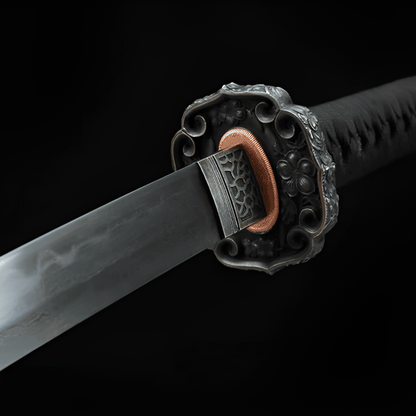 Hanachi Katana (Damaststahl & echter Hamon) - 花道 — Tsuba Nahaufnahme und Ito-Wicklung