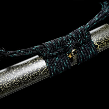 Harugasumi Katana - 若葉刀 — Tsuba Nahaufnahme und Ito-Wicklung