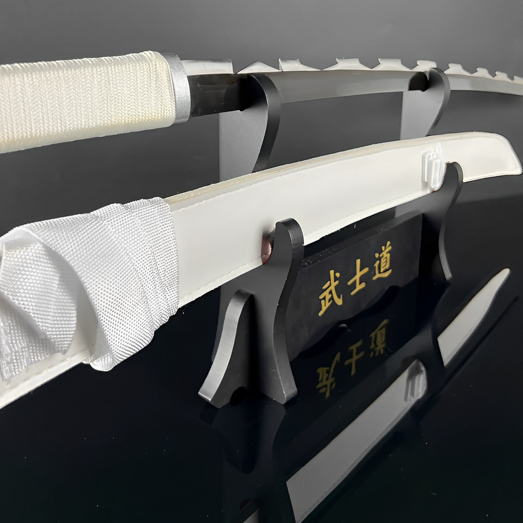 Inosuke Katana (Demon Slayer) - 伊之助 — Klingen-Detail Nahaufnahme mit sichtbarem Stahl
