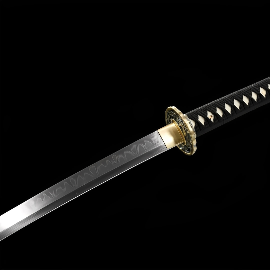 Kaiserliches Katana - 皇影刀 — Griff-Detail mit Rochenhaut und Menuki
