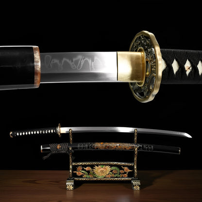 Kaiserliches Katana - 皇影刀 — Komplett-Ansicht mit Saya und Display-Ständer