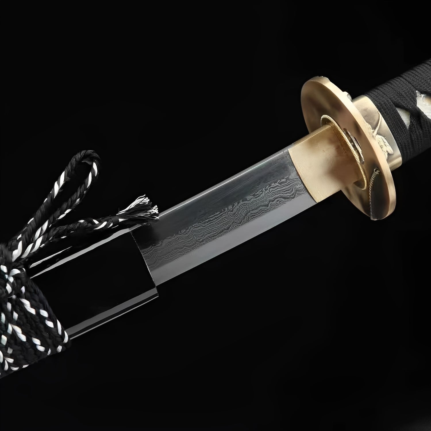 Kamakura Katana Nahaufnahme der Damaststahlklinge mit dichter Faltungsmaserung