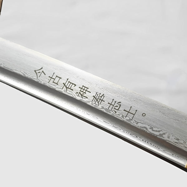 Kill Bill Katana auf schwarzem Ständer mit Damaststahl-Klinge und schwarzer Lederwicklung