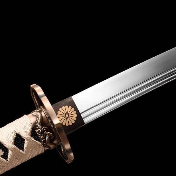 Königliches Shinto Katana - 神皇刀 — Saya und Griff Detail mit Beschlägen