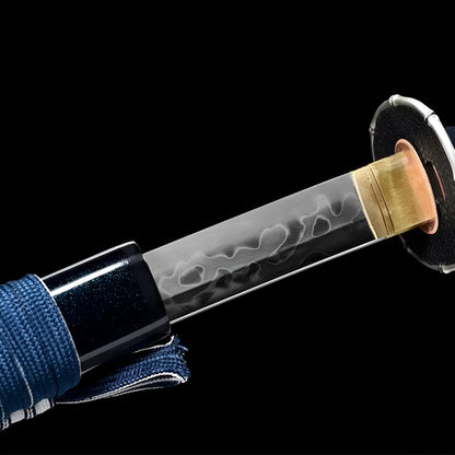 Kumo Katana Nahaufnahme der T10-Klinge mit ganzflächigem Hitatsura-Wolken-Hamon