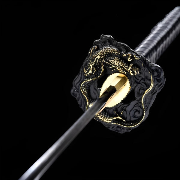 Kurojin Raikiba Katana - 刃雷牙 — Klingen-Detail Nahaufnahme mit sichtbarem Stahl