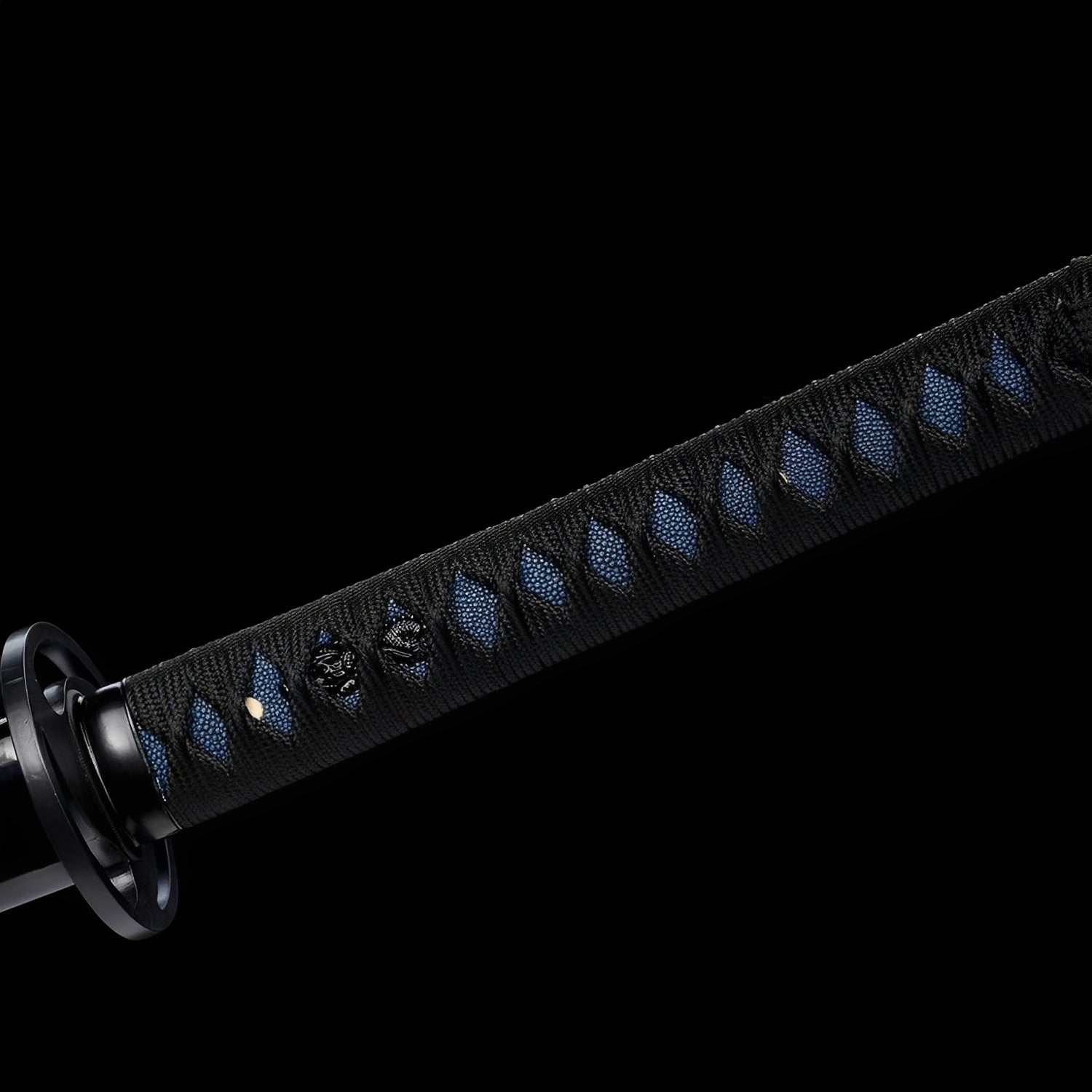 Mitsudomoe Katana - 三巴刀 — Klingen-Detail Nahaufnahme mit sichtbarem Stahl