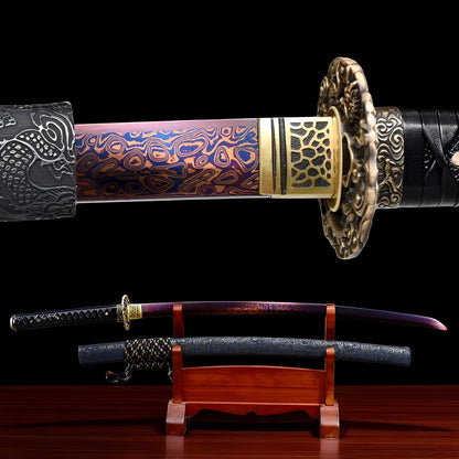 Mugengane Katana Nahaufnahme der Damaststahl-Klinge mit echtem Hamon und sichtbarer Faltungsmaserung