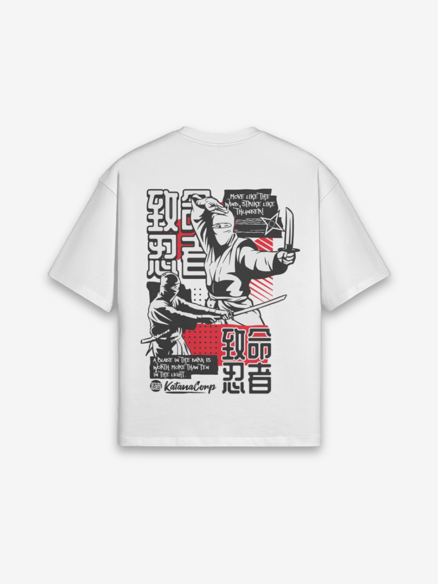 Ninja T-Shirt weiß mit schwarz-weißem Punk-Collage-Ninja, roten Akzenten und 忍者 Kanji-Wiederholungen