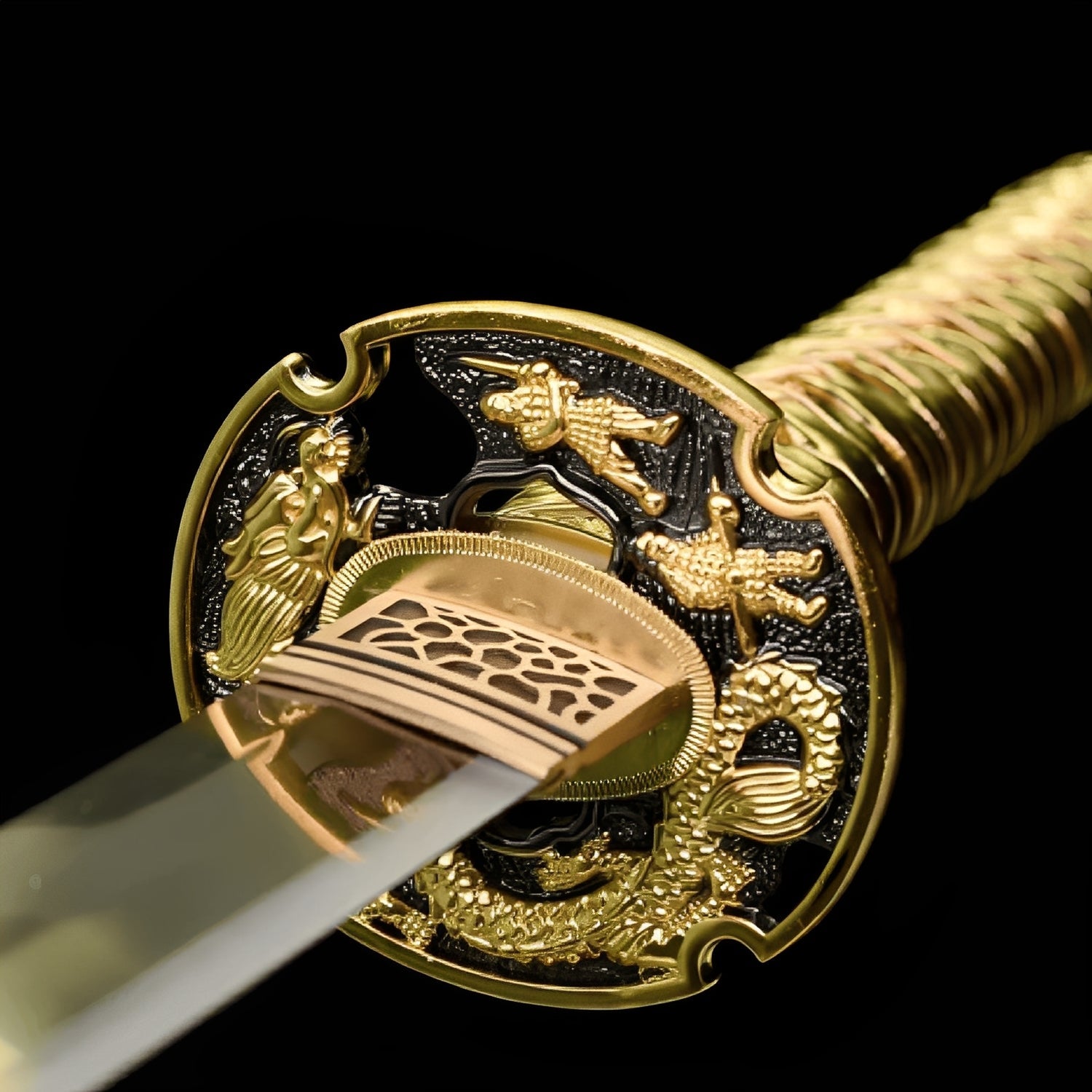 Ogon Ryushi Katana - 子の刀 — Saya und Griff Detail mit Beschlägen