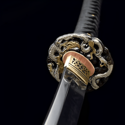 Ouryu Katana auf Holzständer mit 武-Kanji und Tsuba mit verschlungenen Zwillings-Drachen