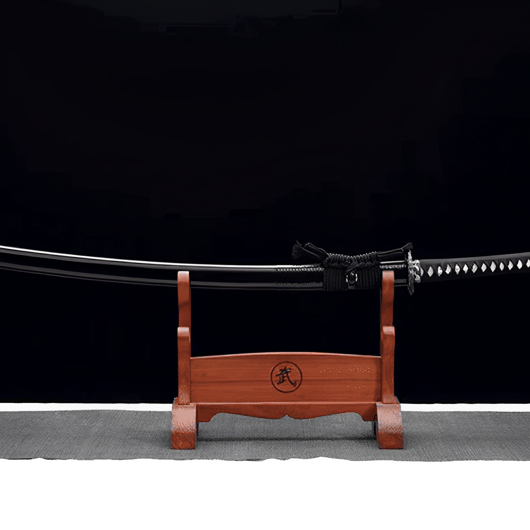 Ouryu Katana (T10-Damaststahl & echter Hamon) - 王竜 — Griff-Detail mit Rochenhaut und Menuki