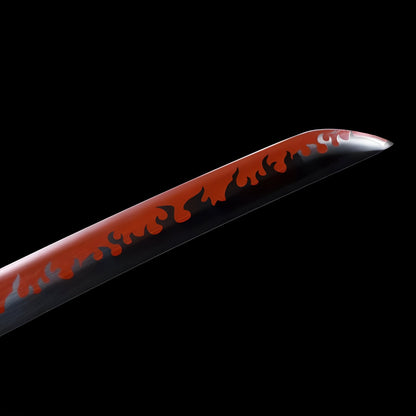 Rengoku Katana (Demon Slayer) - レンゴク — Klingen-Detail Nahaufnahme mit sichtbarem Stahl