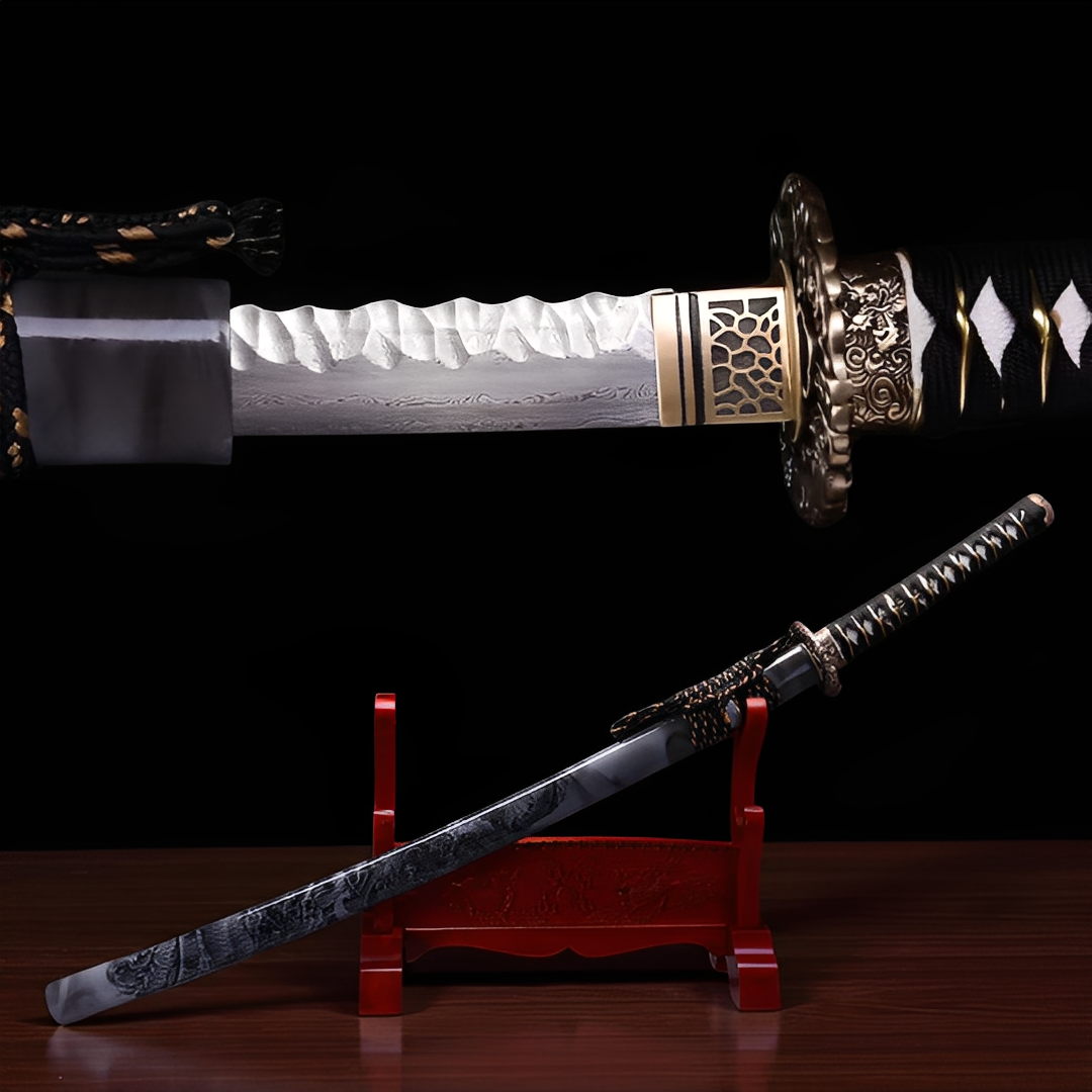 Schattenmond Katana - 影月刀 — Komplett-Ansicht mit Saya und Display-Ständer