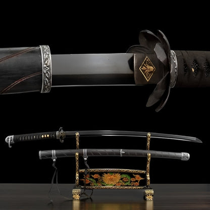 Sekiro Todesklinge Katana - 黒髪刀 — Komplett-Ansicht mit Saya und Display-Ständer