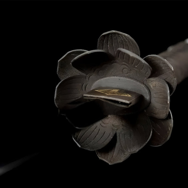 Sekiro Todesklinge Katana - 黒髪刀 — Saya und Griff Detail mit Beschlägen