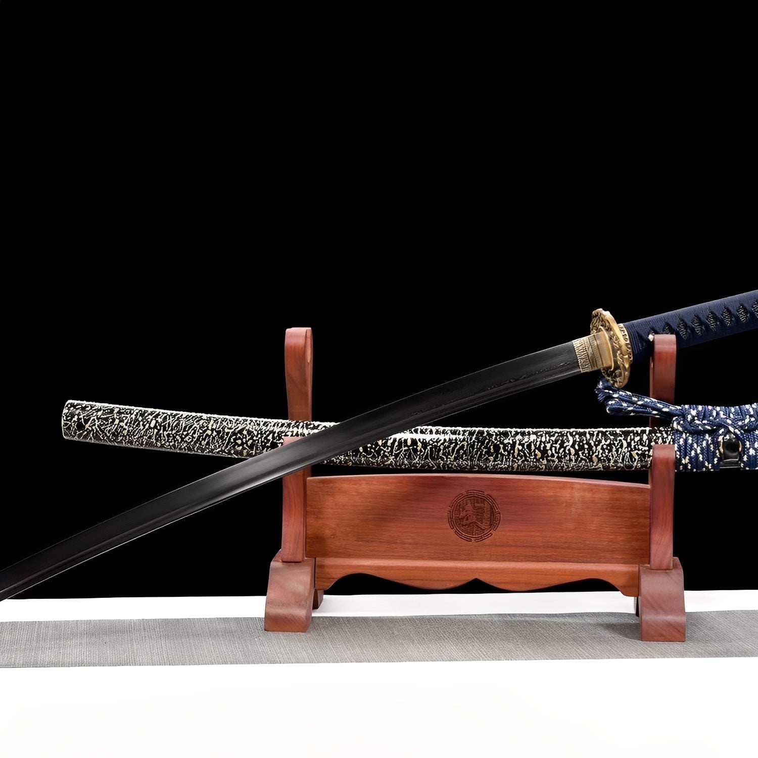 Shimokaminari Katana - 黒雪刀 — alternative Perspektiv-Ansicht