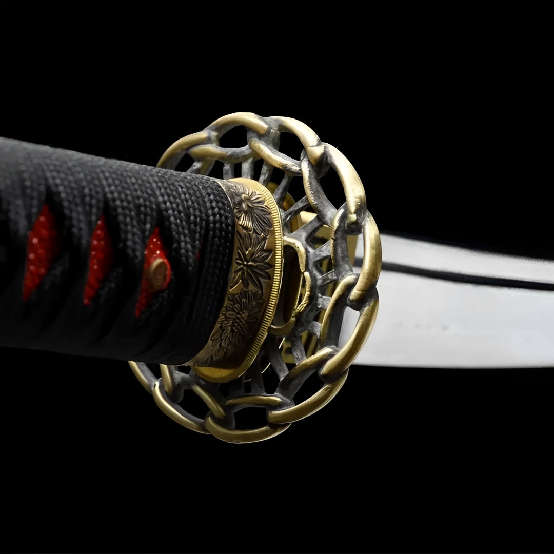 Shinku Wakizashi (Damaststahl) - 真紅 — Saya Detail mit Beschlägen und Sageo