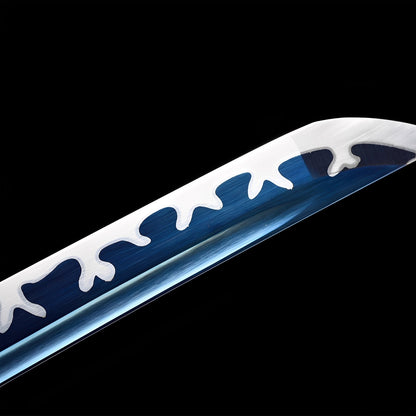 Shirakawa Katana - 白川水 — Griff-Detail mit Rochenhaut und Menuki