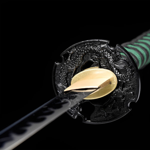 Shirakawa Katana - 白川水 — Tsuba Nahaufnahme und Ito-Wicklung