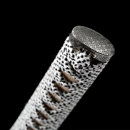 Shirokuro Katana (T10-Stahl & Hamon) - 白黒 — Saya und Griff Detail mit Beschlägen