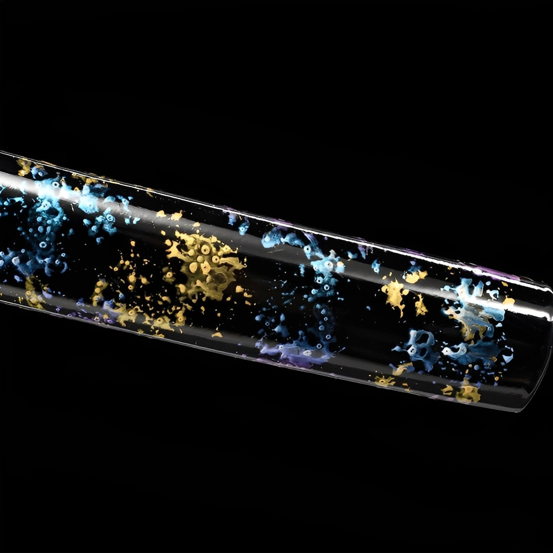 Sternenfall Katana - 星落刀 — Griff-Detail mit Rochenhaut und Menuki