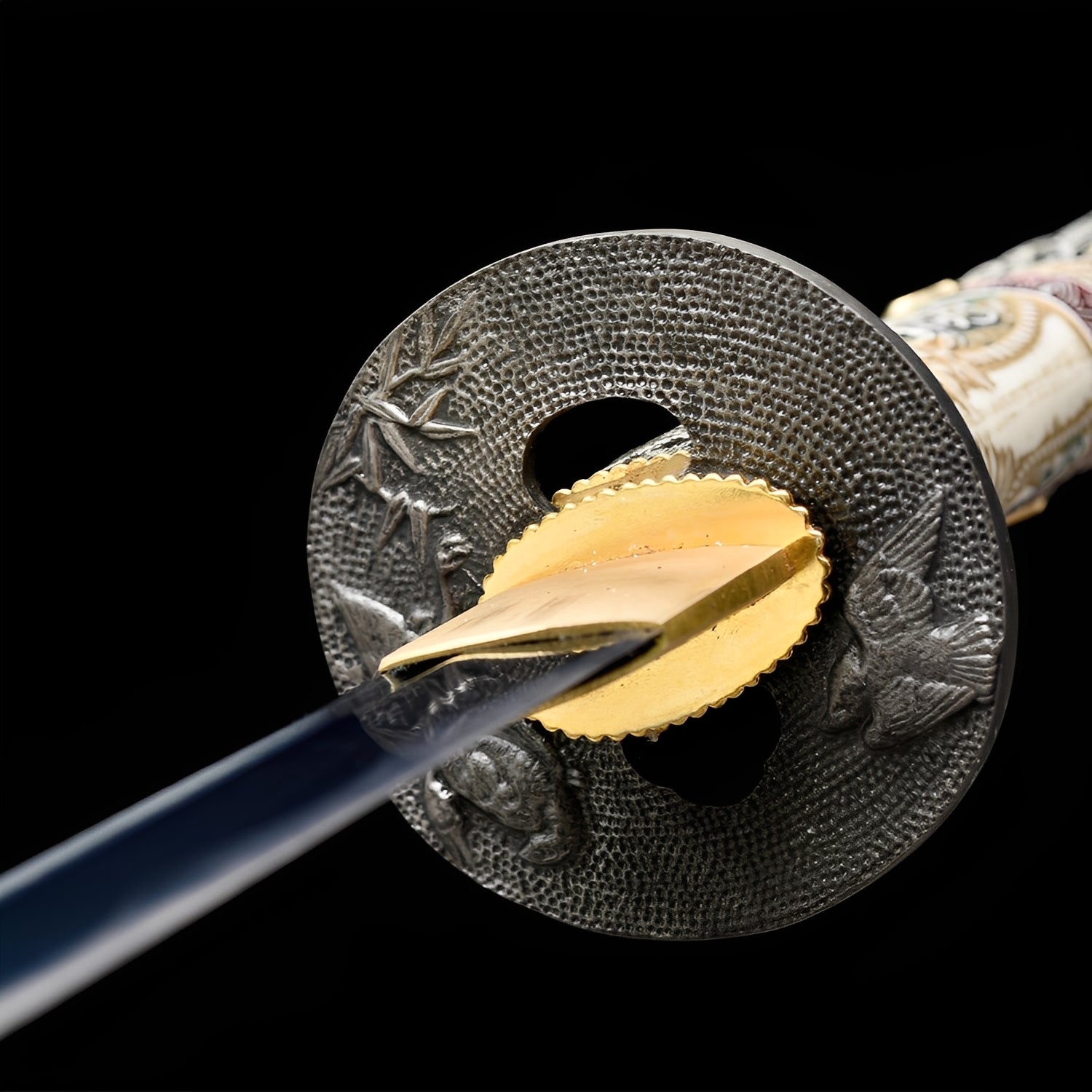 Tentai Drache Katana - 天竜刀 — Klingen-Detail Nahaufnahme mit sichtbarem Stahl